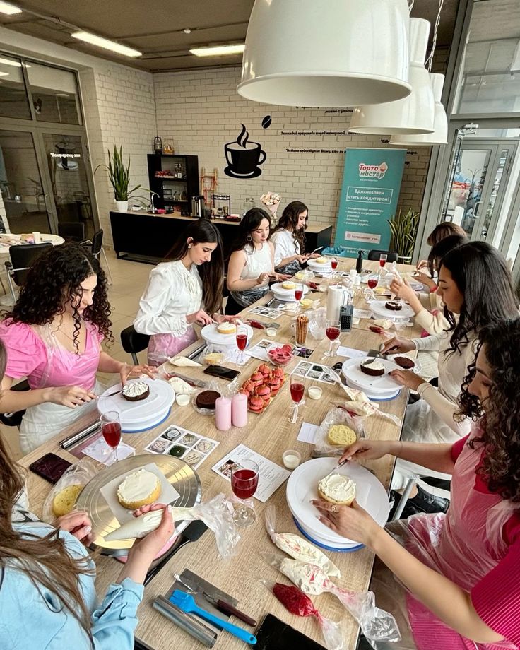 Wellington: October Cupcake Decorating Class