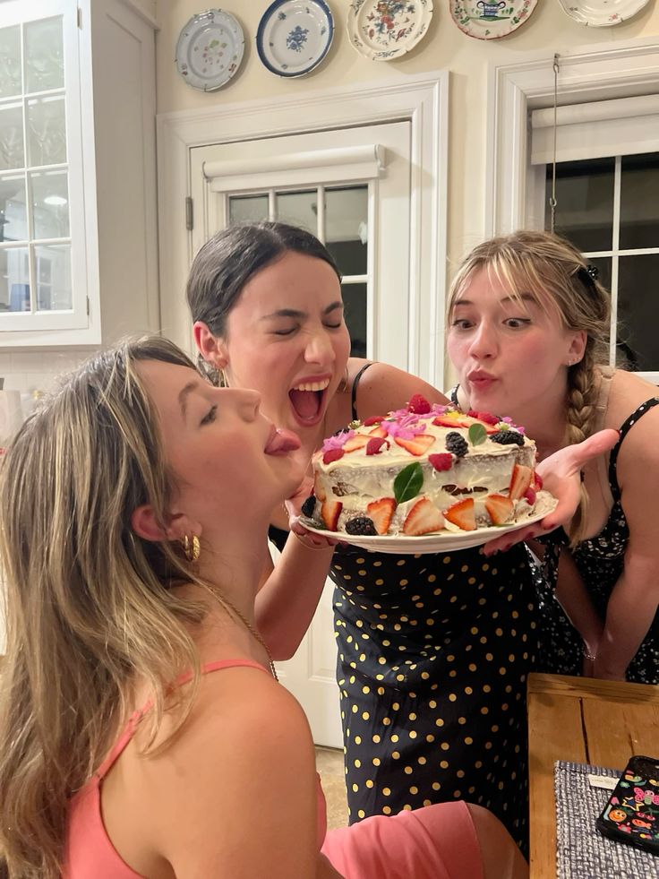 Auckland: June Cake n Sip