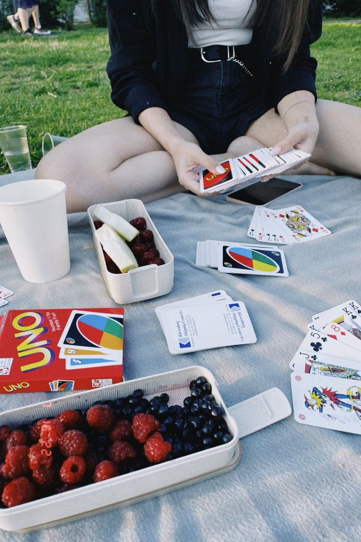 Auckland: March Picnic and Cards